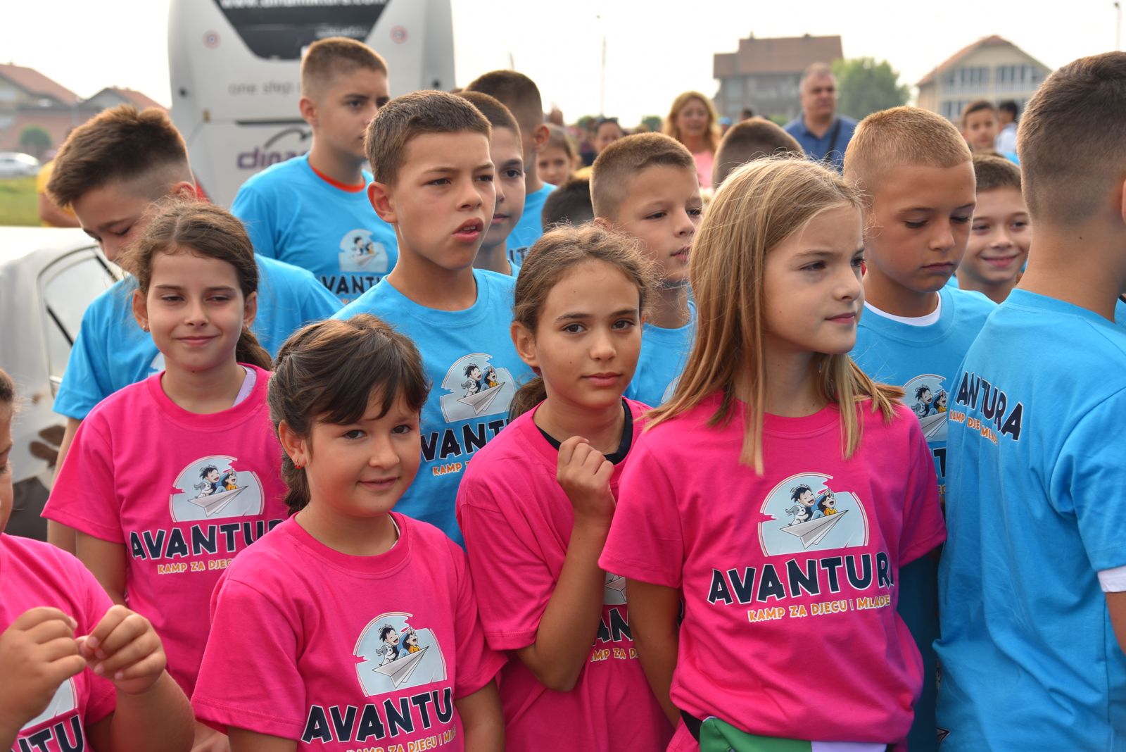 Stotinu mališana iz Bijeljine ispraćeno na "Avantura kamp za djecu i mlade" FOTO