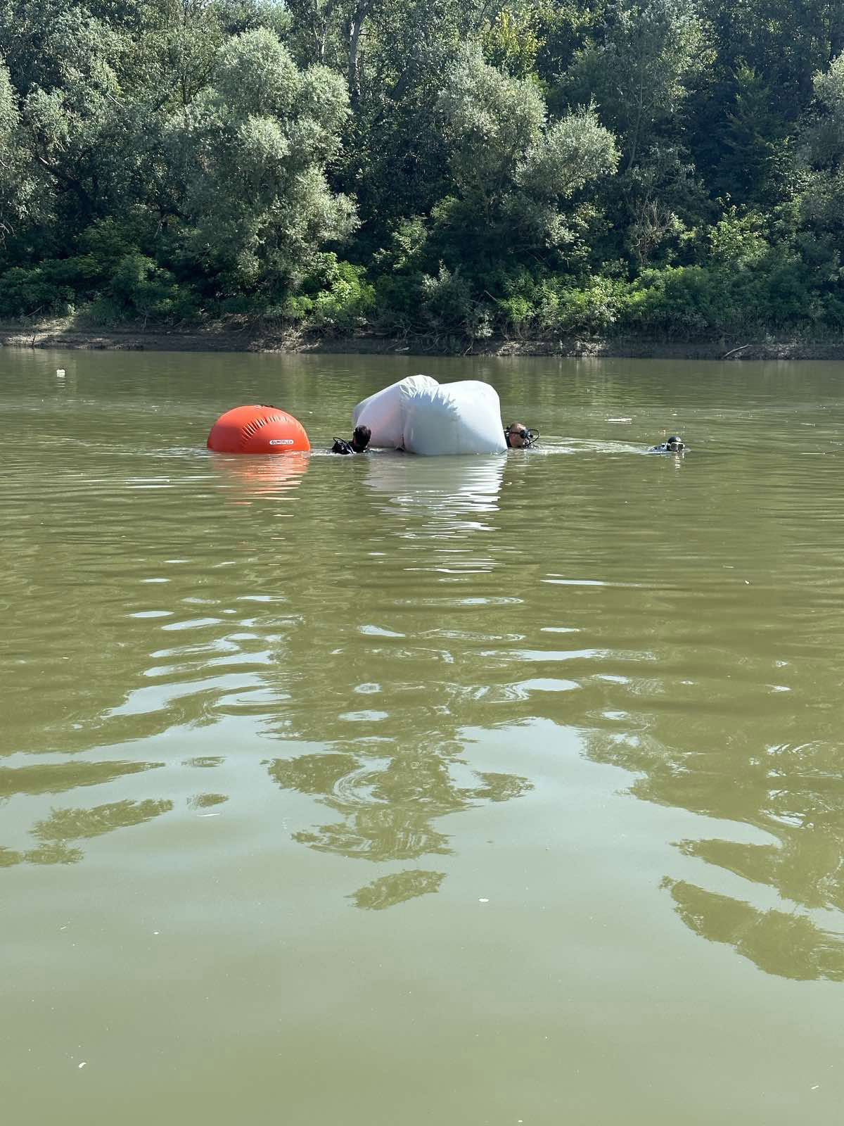 Iz Save izvučeno vozilo i tijelo muškarca FOTO
