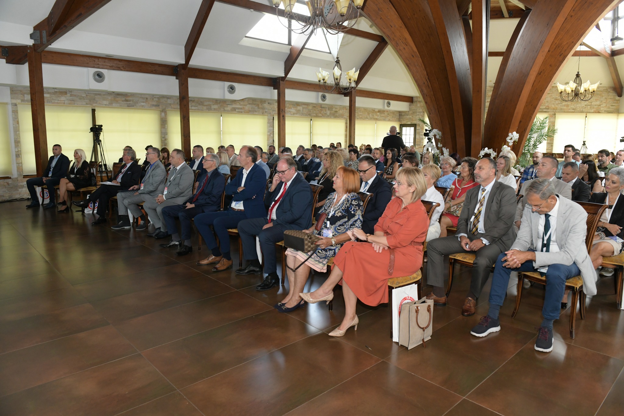 Međnarodna konferencija o digitalizaciji – vještačkoj inteligenciji u medicini okupila više od 130 učesnika