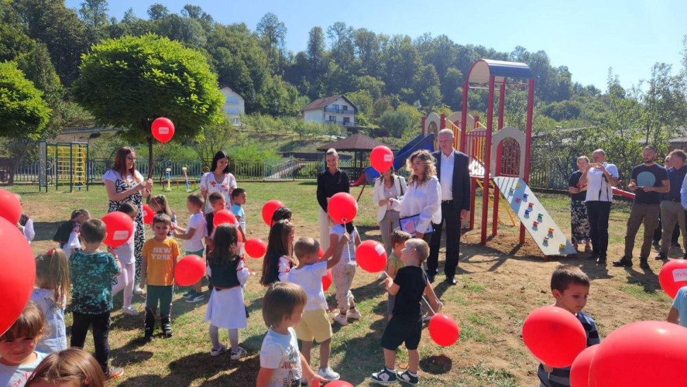 Donirana sredstva za uređenje igrališta u vrtiću u Loparama