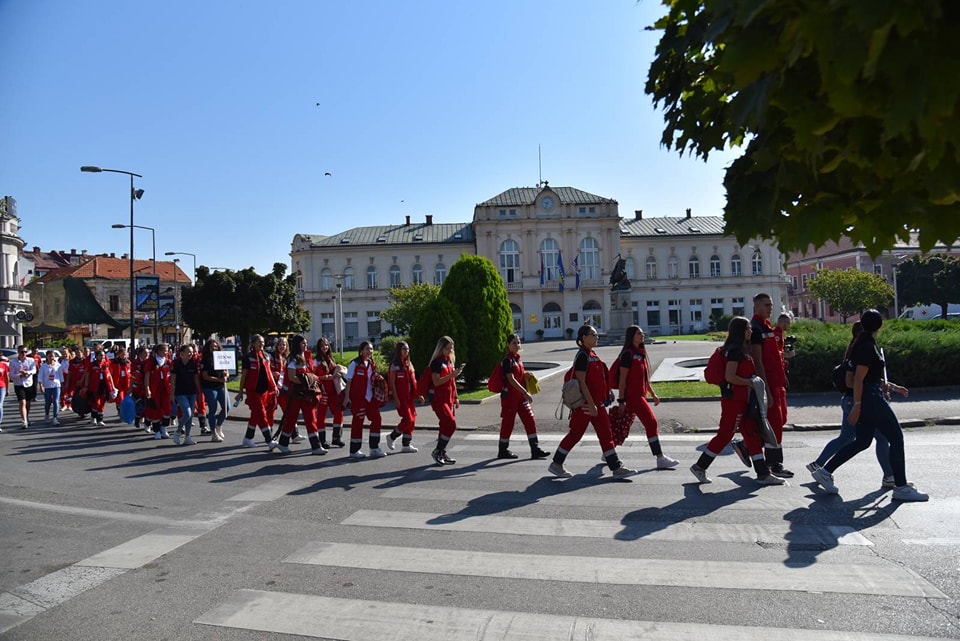 MLADI LJUDI NAŠA NAJJAČA SNAGA Volonteri Crvenog krsta na Državnom prvenstvu u Bijeljini FOTO
