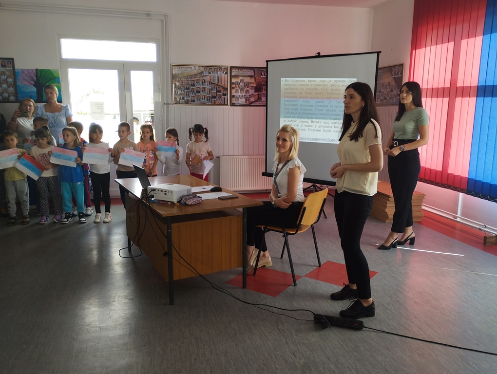 Osnovci iz Zabrđa obilježili Dan srpskog jedinstva, slobode i nacionalne zastave FOTO/VIDEO
