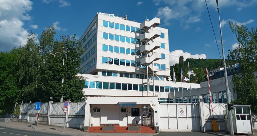 PIK: Dodik da prekine sa retorikom nepriznavanja Šmita