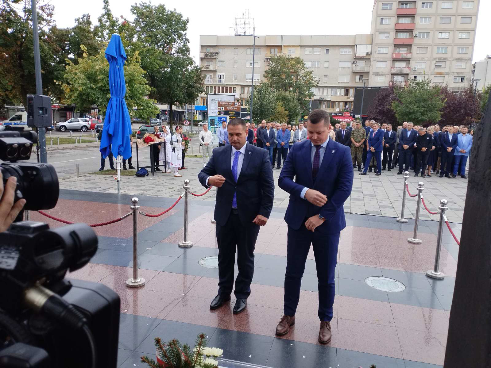 Odata počast herojima odbrane