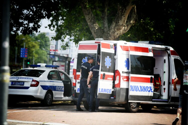 PREMINUO ODBORNIK Ispred policijske stanice se polio benzinom i zapalio