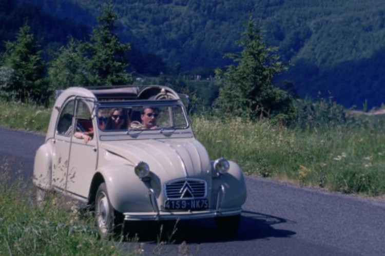 Citroen slavi 75 godina čuvenog Spačeka