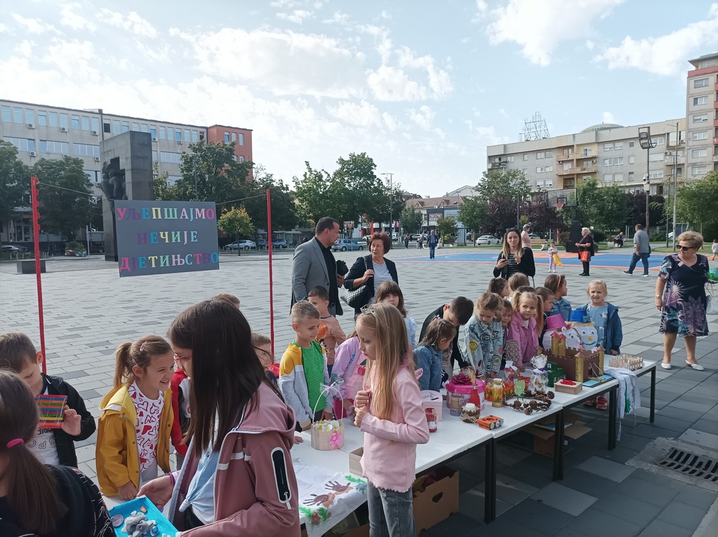Dječiji vrtić „Čika Jova Zmaj“: Humanitarna prodajna izložba „Uljepšajmo nečije djetinjstvo“