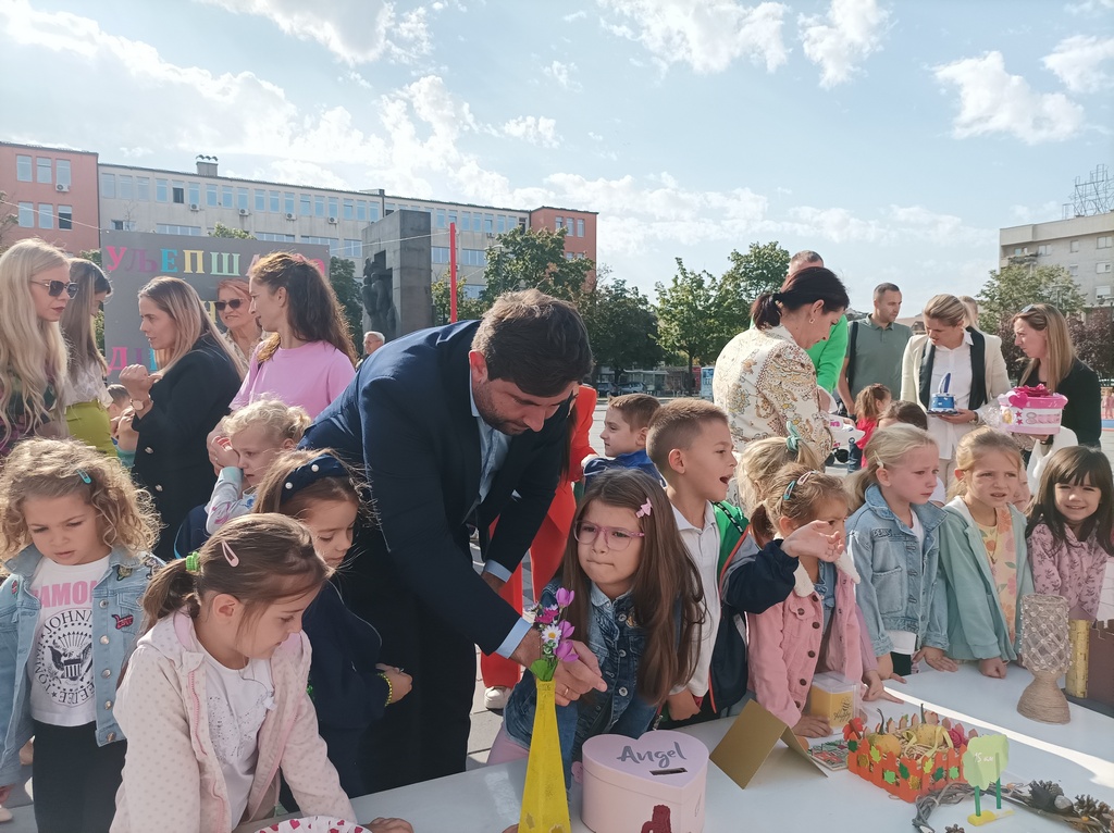 Dječiji vrtić „Čika Jova Zmaj“: Humanitarna prodajna izložba „Uljepšajmo nečije djetinjstvo“