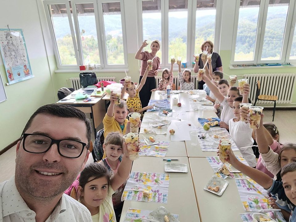 Osnovna škola u Donjoj Trnovi obilježila Dječiju nedjelju FOTO