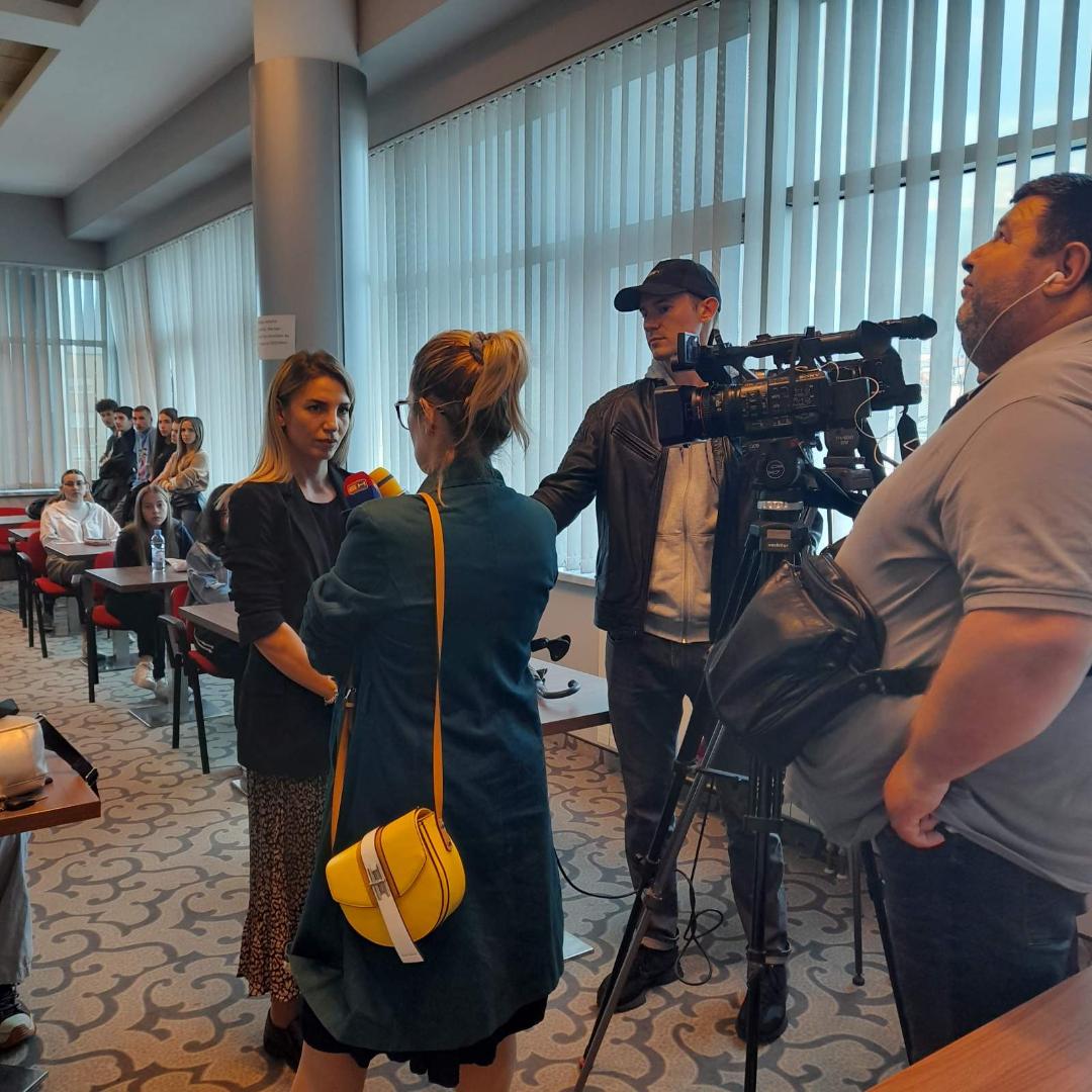Fondacija ,,Lara“ održala javnu debatu sa mladima u Bijeljini na temu nasilja u porodici, vrsta i načina prijave