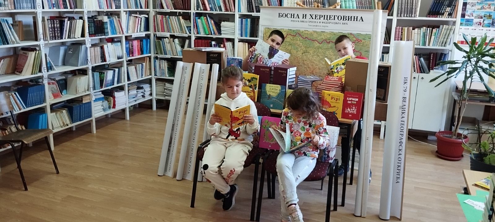 Vaso Šubarić uručio vrijednu donaciju osnovnoj školi „Petar Petrović Njegoš” iz Velike Obarske