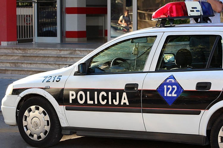 Predstavljali se kao pripadnici LGBT zajednice, pa pljačkali strance