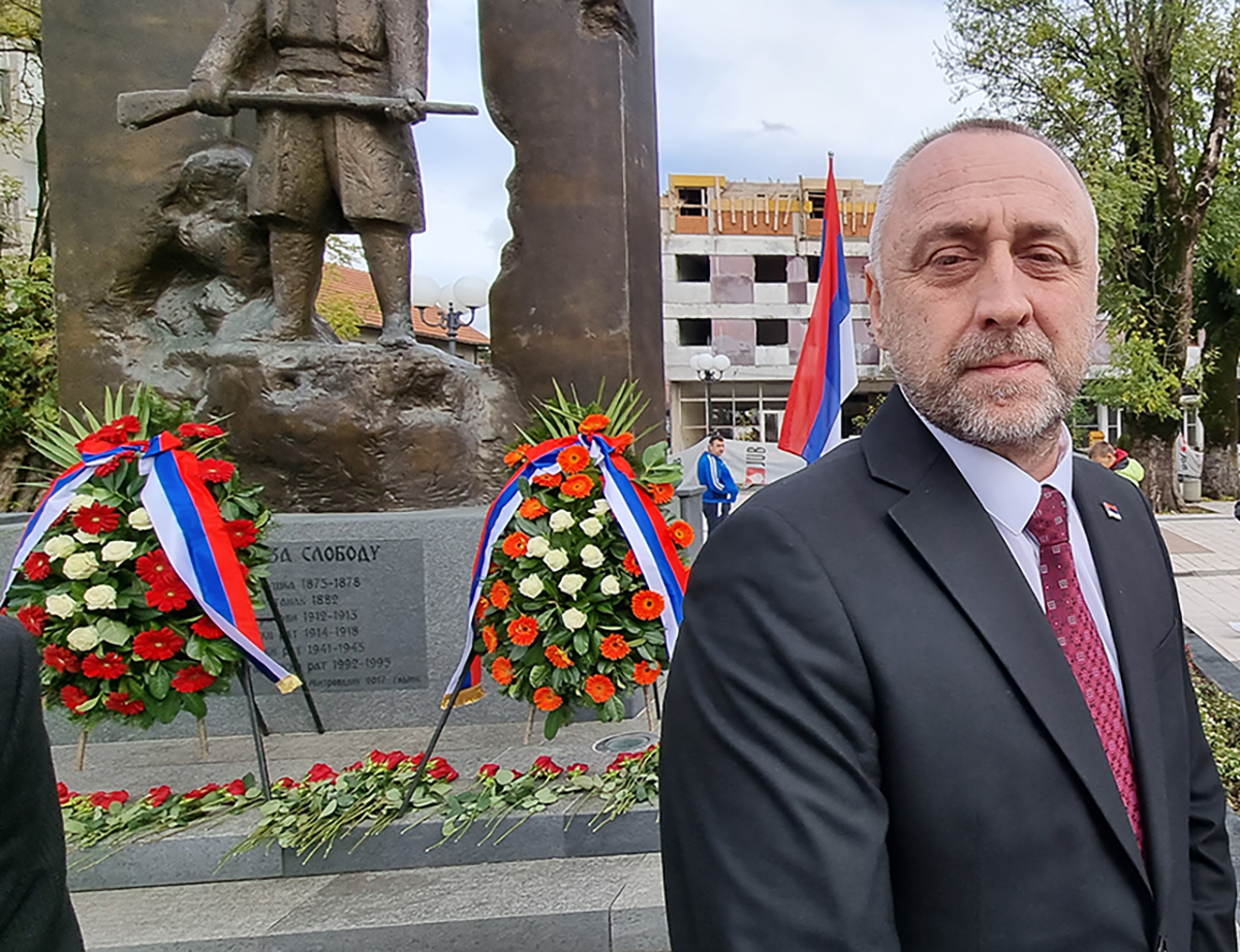 Egić: Pomoći na svaki način optuženim i osuđenim srpskim vojnicima