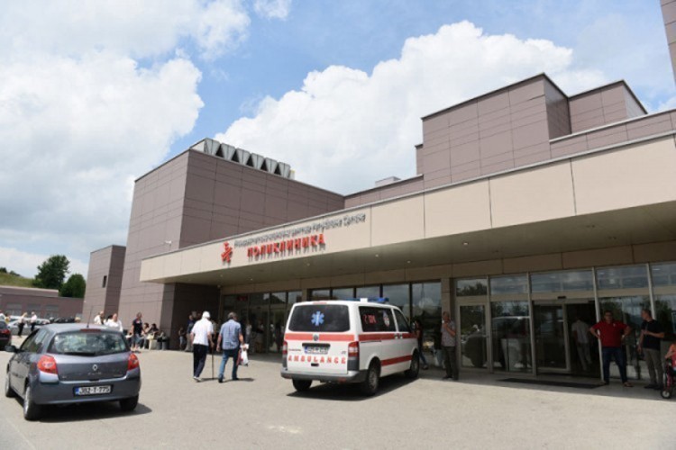Od sutra obavezno nošenje zaštitne maske na UKC-u Srpske
