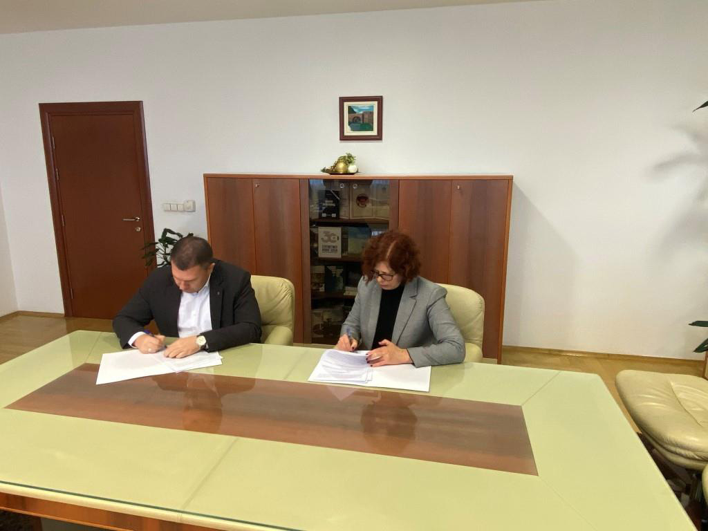 Jujićeva i Jović potpisali sporazum o elektronskoj razmjeni podataka (FOTO)