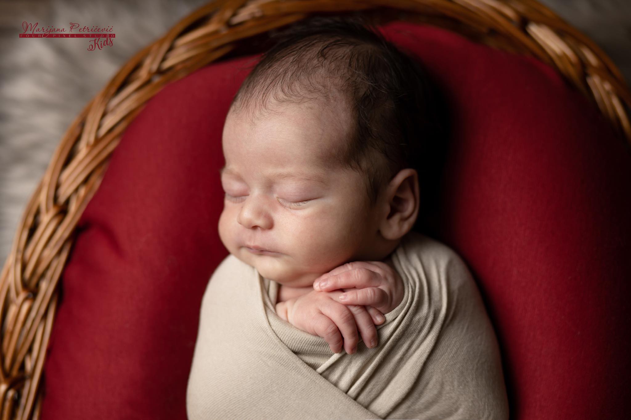 Porodilište: Tri bebe