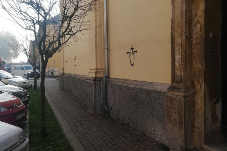 Bjelovar: Ustaški natpisi na pravoslavnoj crkvi (FOTO)