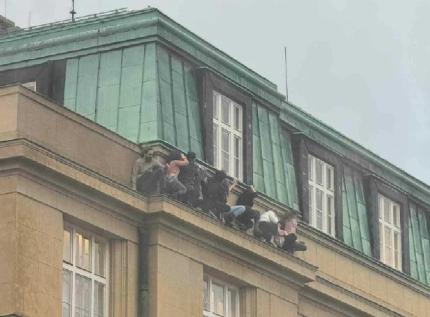 Identifikovan masovni ubica iz Praga: Ovo je student koji je ubio najmanje 15 ljudi