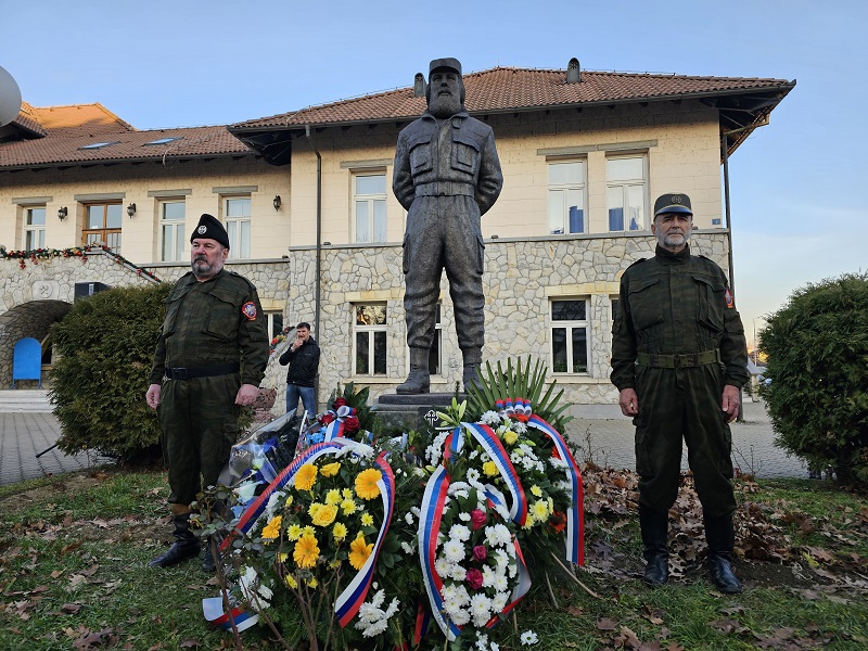 ZASLUŽIO SLAVU NARODA: U Ugljeviku obilježena 21 godina od pogibije vojvode Mande