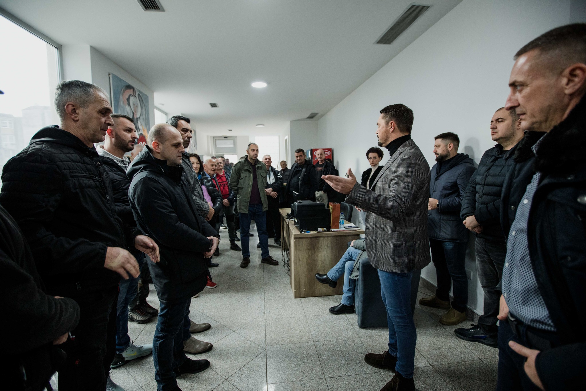 Republička stranka Srpske uručila sugrađanima božićne pečenice