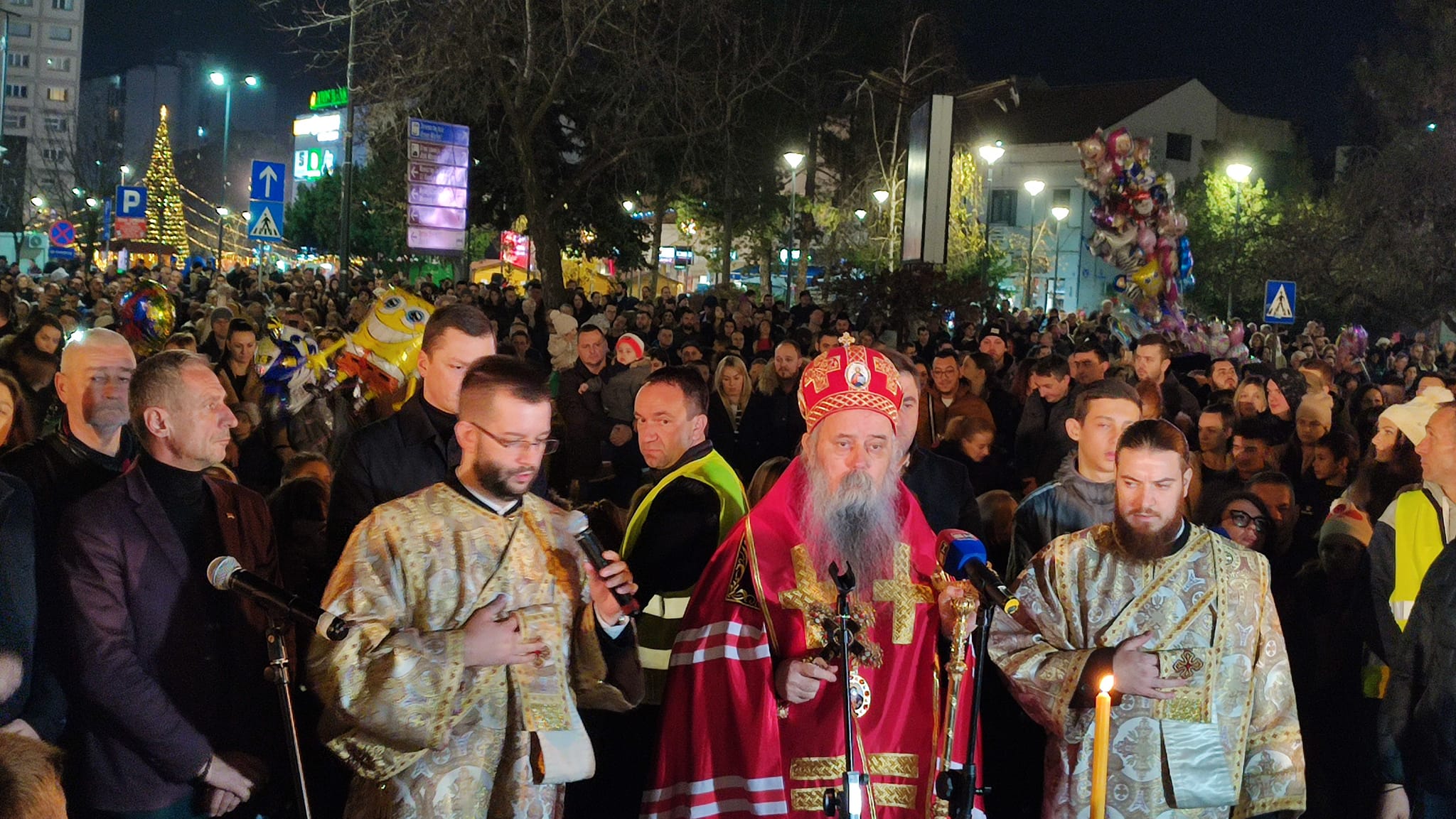 BADNJE VEČE U BIJELJINI "Ako vam neko i učini nešto nažao - oprostite. To je smisao Božića, praznika zajednice i ljubavi" FOTO/VIDEO
