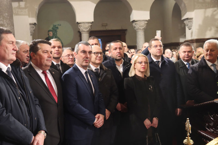 Patrijarh Porfirije služi liturgiju u hramu Hrista Spasitelja u Banjaluci (FOTO)
