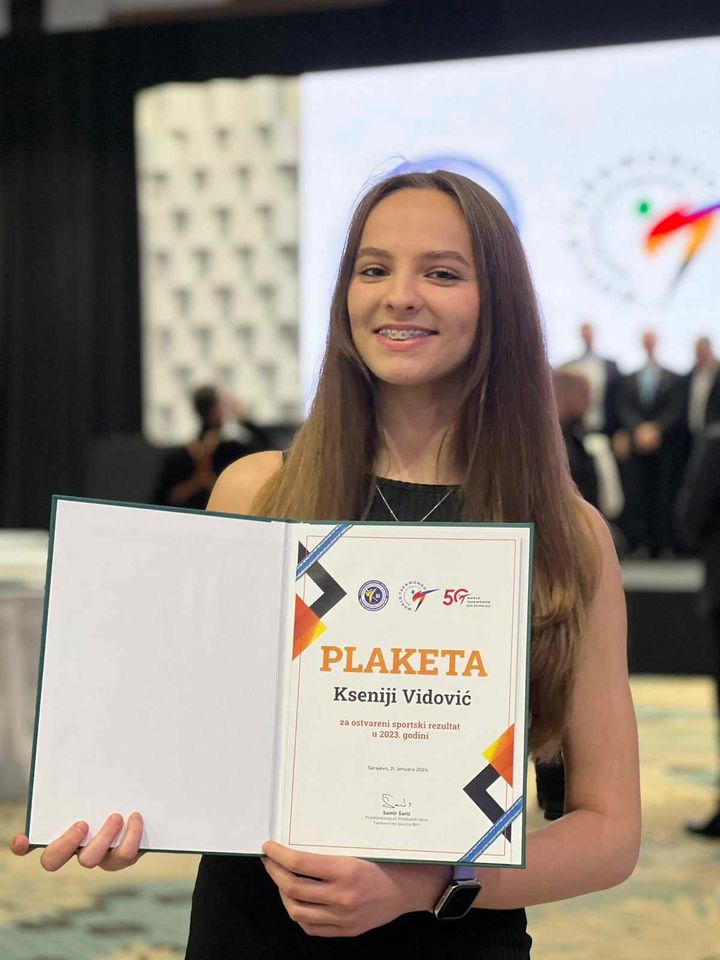 Dajana, Ksenija i Nikolina dobitnice plakete za ostvarene sportske rezultate