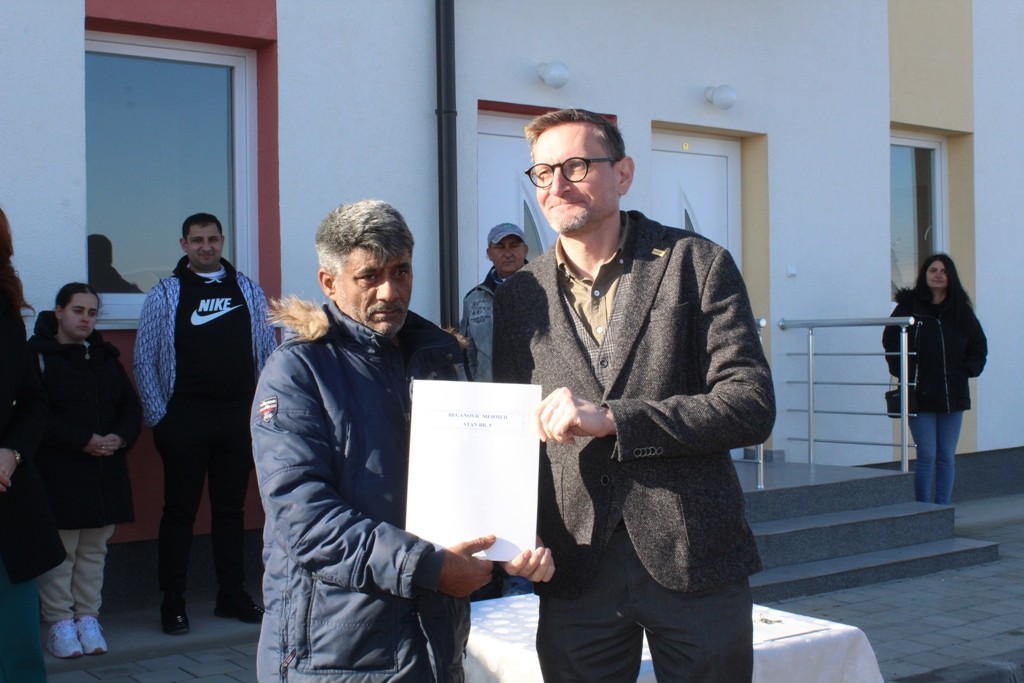 Ključevi za šest romskih porodica iz Bijeljine