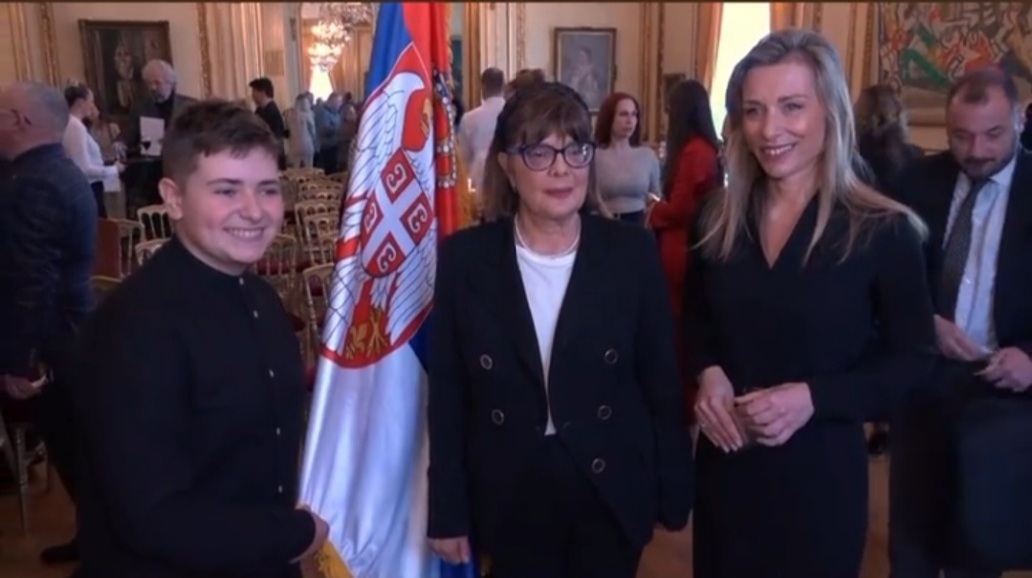 Trinaestogodišnji virtuoz Đorđe Perić iz Bijeljine: Nastup i prijem kod ambasadora Srbije u Parizu FOTO