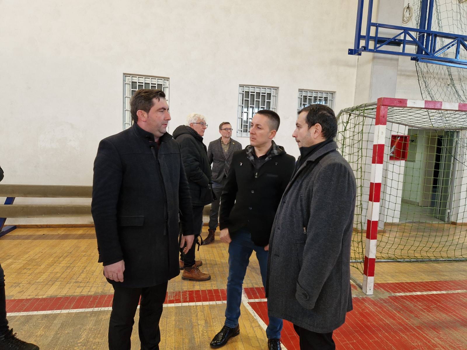 Grad Bijeljina i Karitas „utoplili“ još jednu školu FOTO