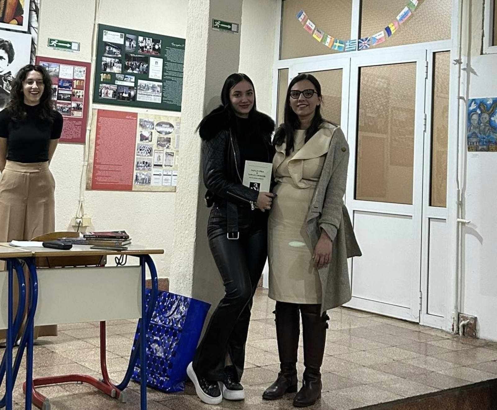 U Gimnaziji održano predavanje i proglašeni pobjednici konkursa ,,Fotoaparatom, a ne metkom”