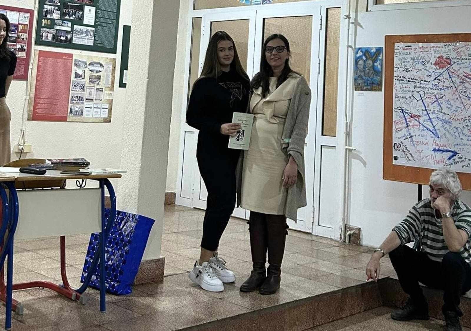 U Gimnaziji održano predavanje i proglašeni pobjednici konkursa ,,Fotoaparatom, a ne metkom”