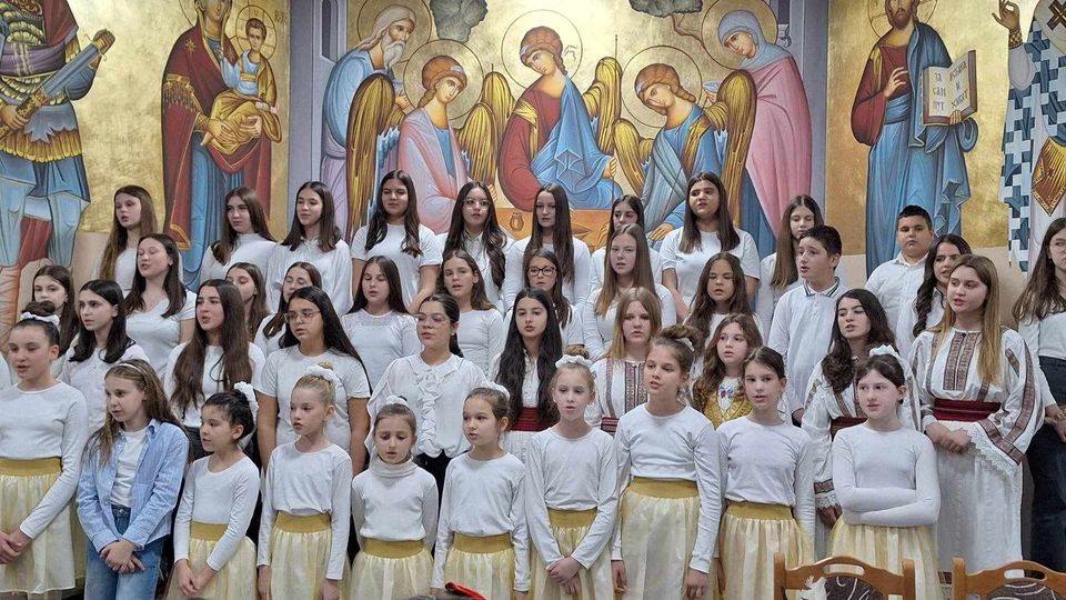 Divno veče u Dvorovima uz bogat kulturno-umjetnički program