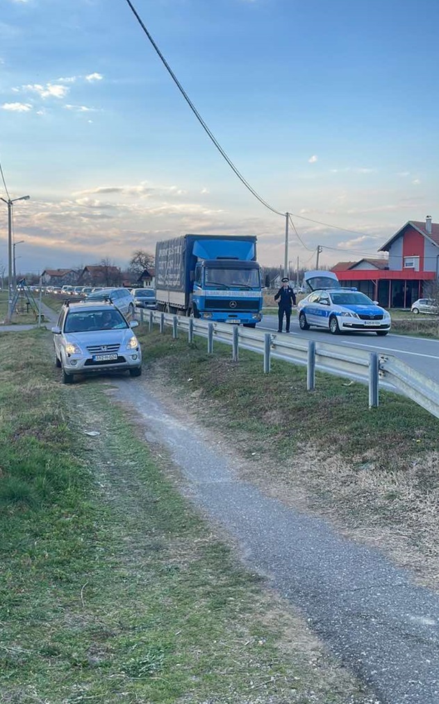 Sudar tri vozila na putu Bijeljina - Ugljevik