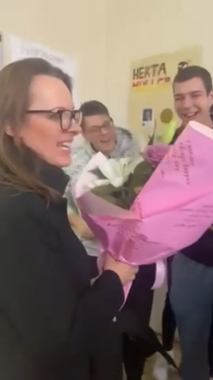 Đaci u Banjaluci odglumili tuču, pa obradovali nastavnicu (FOTO/VIDEO)