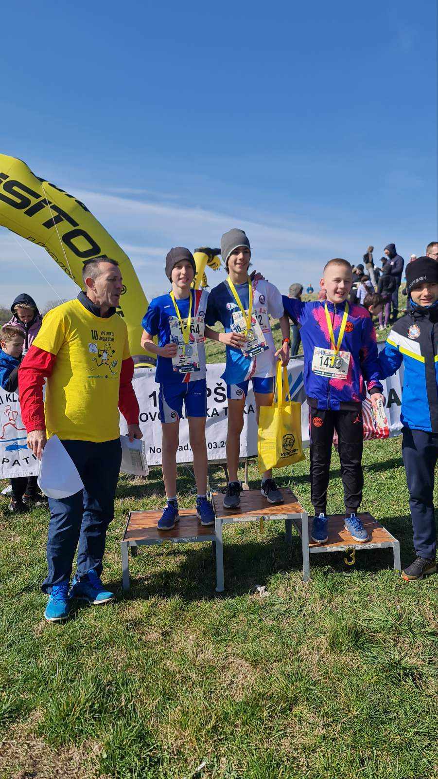 Sjajna atletska škola trenera Miše Marjanovića: Devet medalja za gradski Atletski klub "Akademac" u Novom Sadu