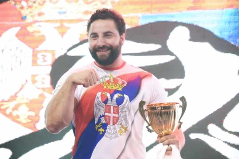 Ljubo Krstić iz Bijeljine apsolutni šampion Srbije u sportskom obaranju ruke FOTO