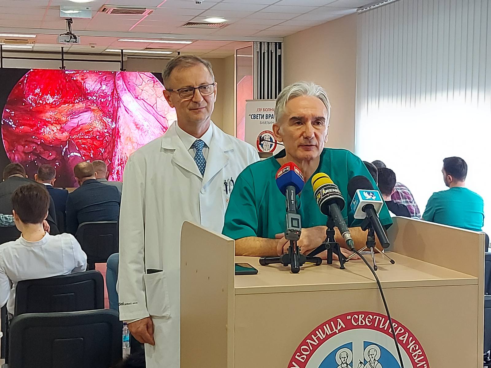Dr Andrejević sa Malte zajedno sa bijeljinskim hirurzima izveo jednu od najzahtjevnijih laparoskopskih operacija