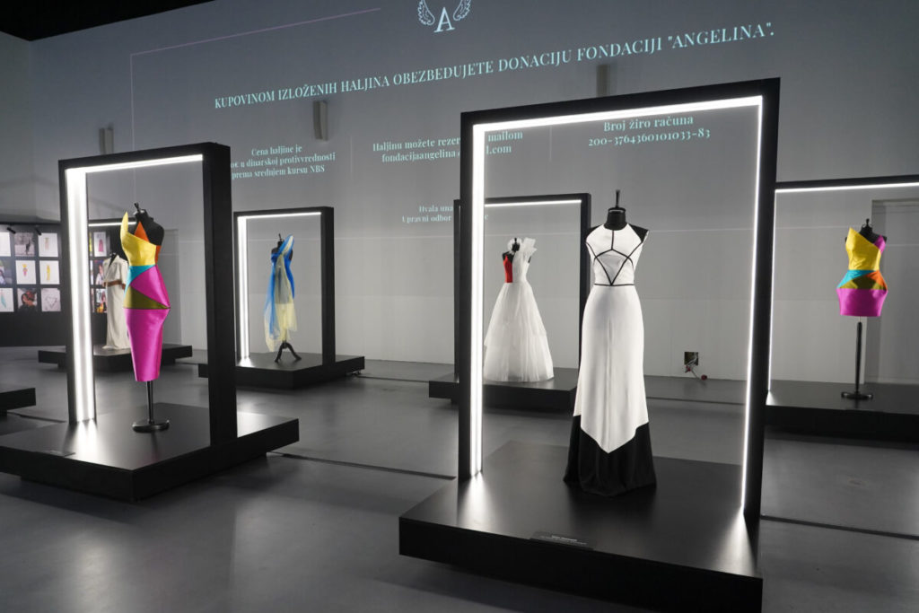 DIOR NAPRAVIO HALJINE PO ANGELININIM CRTEŽIMA Osnovana fondacija u znak sećanja na stradalu devojčicu!