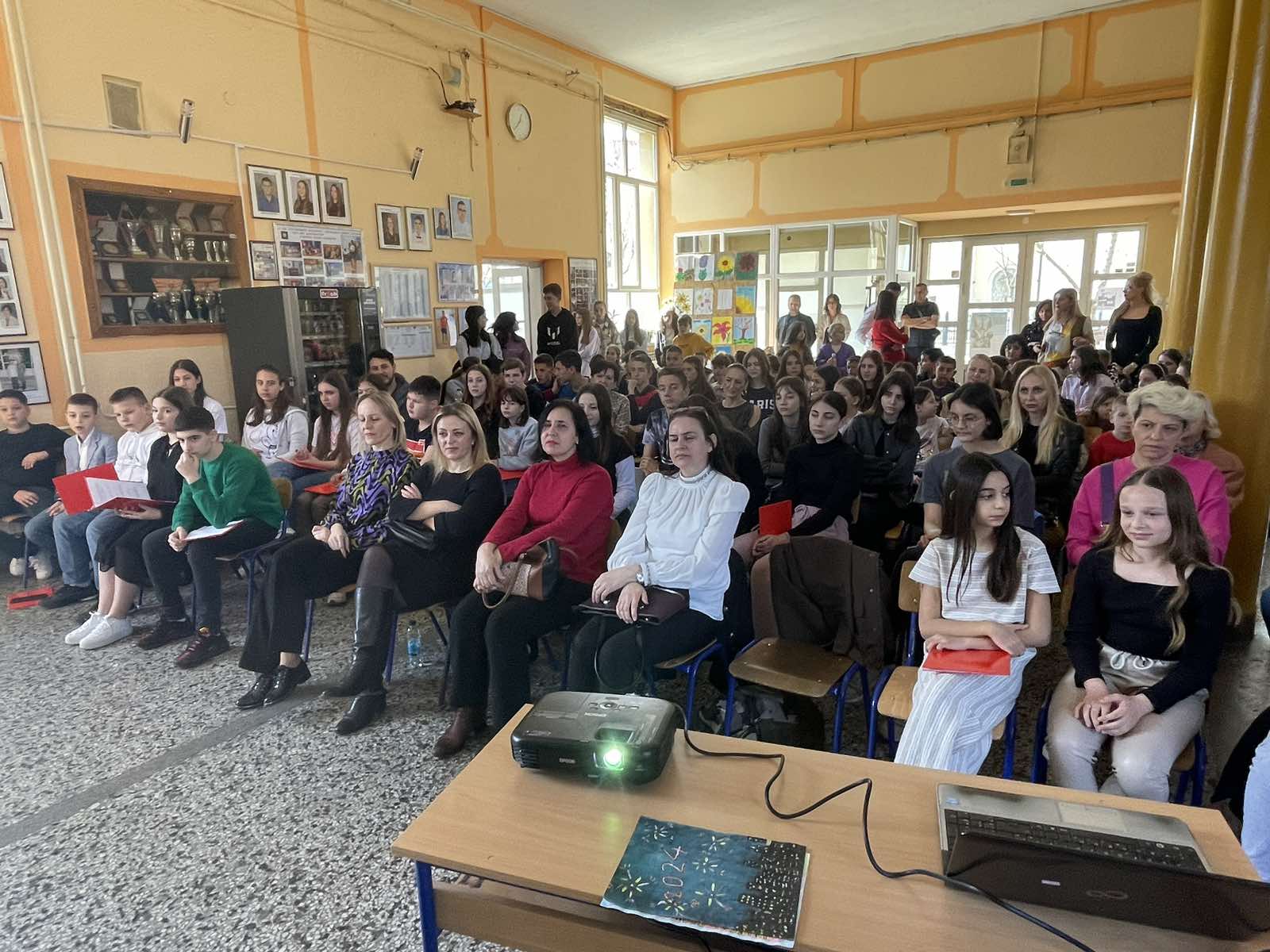 U Osnovnoj školi "Vuk Karadžić" u Bijeljini obilježeni značajni datumi