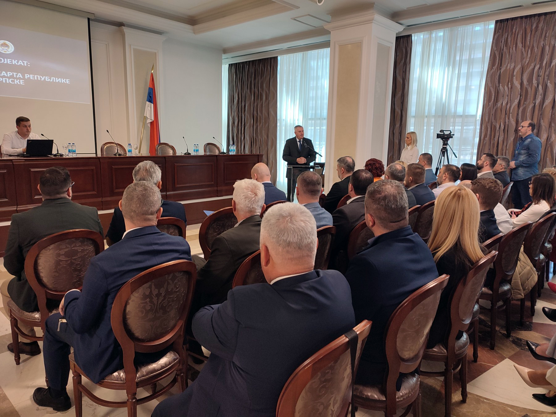 Višković o "socijalnoj karti": Na pravedniji način realizovati sprovođenje prava