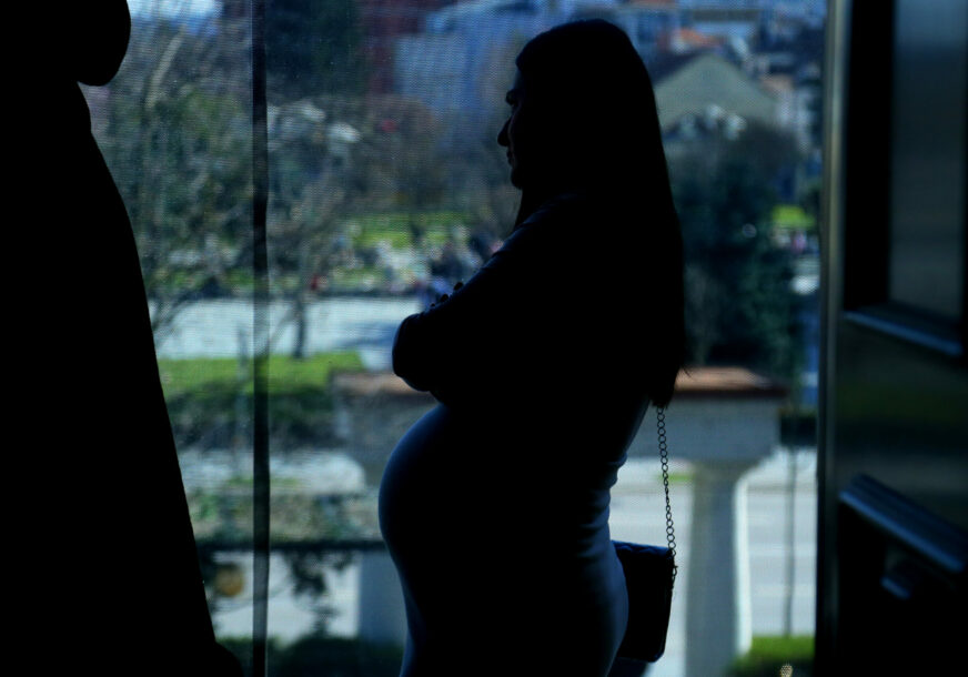 "Trudnice su obmanute" Banjalučki advokat objasnio kako je bilo zamišljeno da buduće majke urade prenatalni test i kada je došlo do izmjene