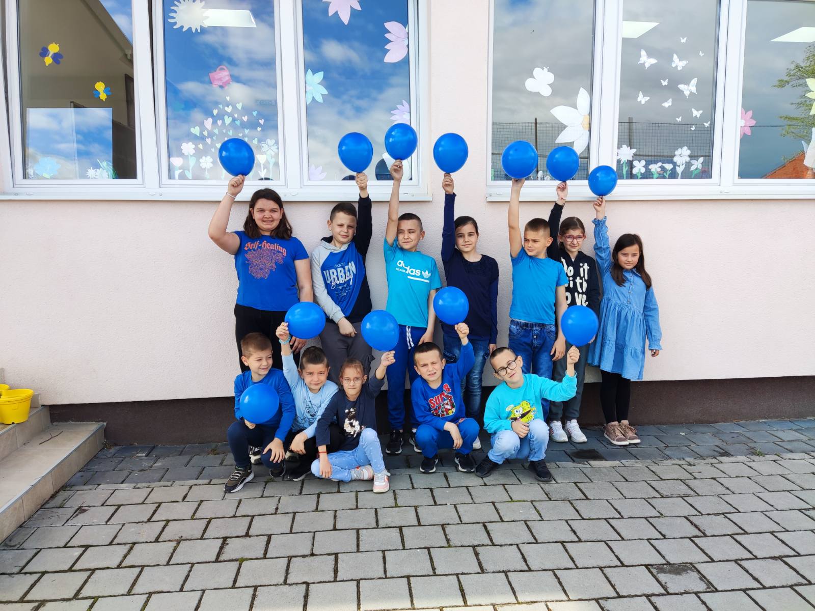 Učenici u Dragaljevcu obilježili Međunarodni dan svjesnosti o autizmu (FOTO)
