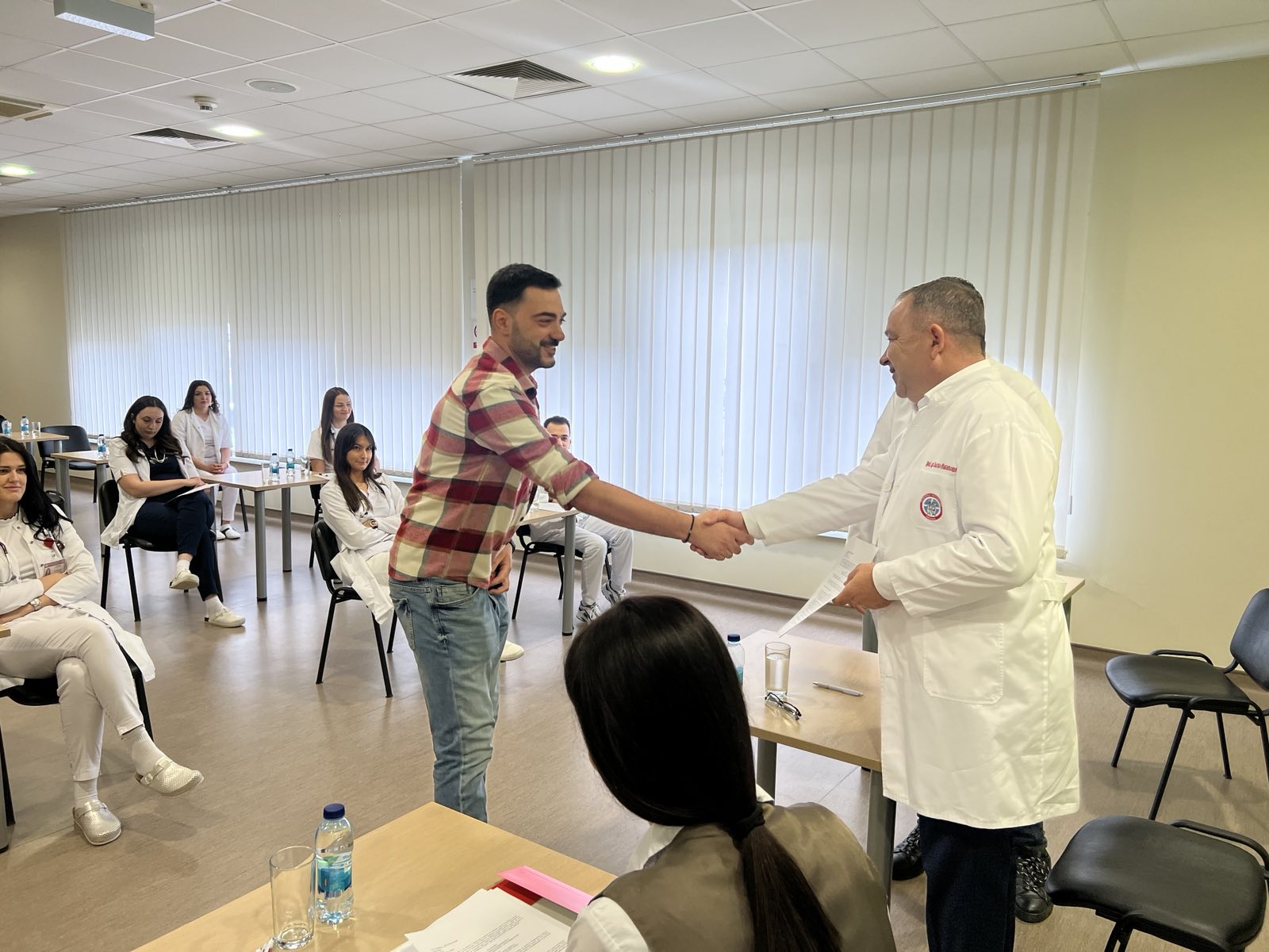 Maksimović uručio 16 specijalizacija FOTO