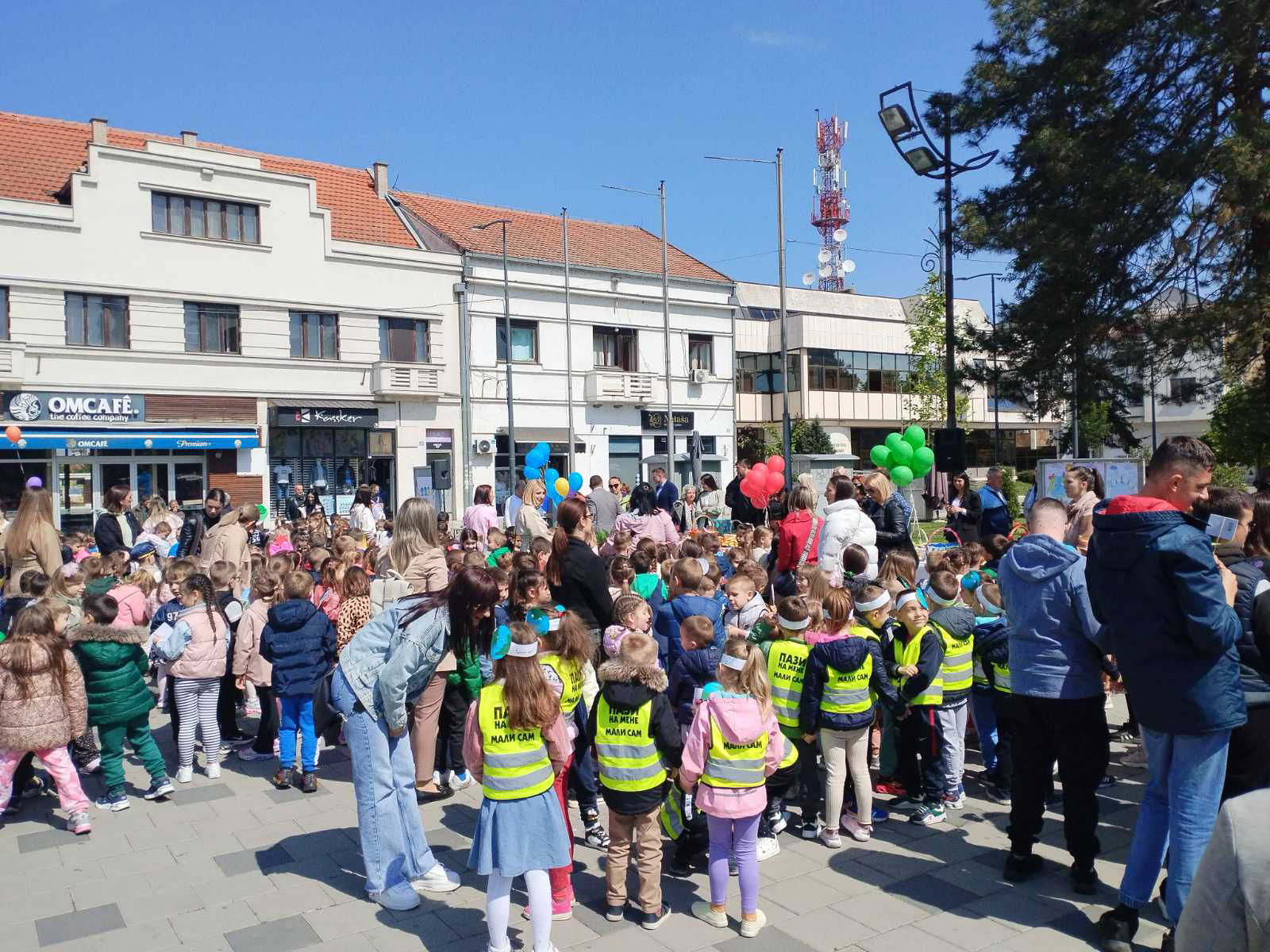 Bijeljina: Djeca poručila - "Ne budi loš, bacaj smeće u koš!"
