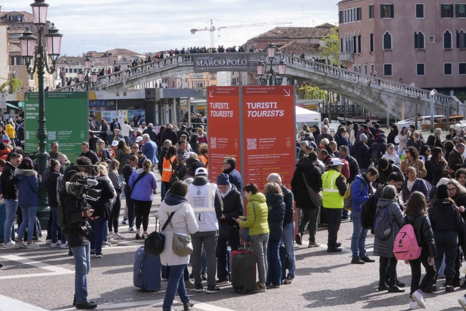 Venecija počela da naplaćuje pet evra turistima za ulazak u grad