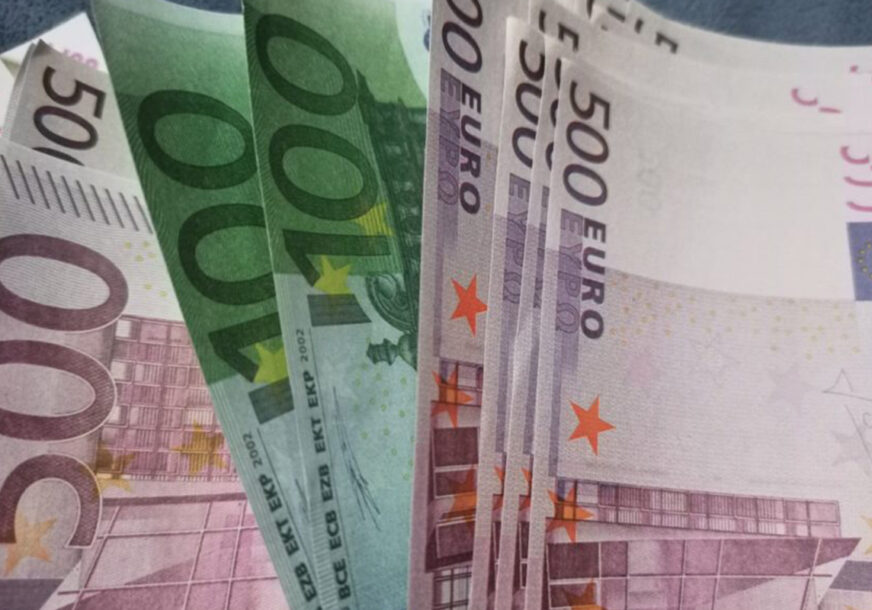 Slučaj koji je digao policiju u Srpskoj na noge: Slovenci danima plaćali račune i benzin falsifikovanim evrima