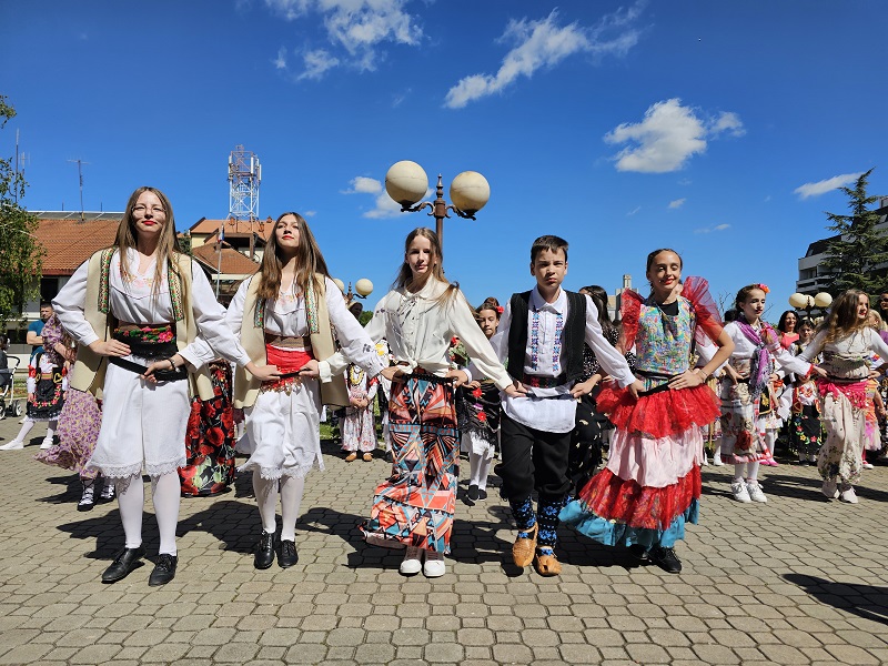 UGLJEVIK PROSLAVIO VRBICU: Lazarice prizvale napredak, plodnost i blagostanje (FOTO)