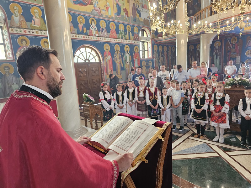 Pashalno večernje u ugljevičkom hramu: VASKRS SRCA "UŽARIO"