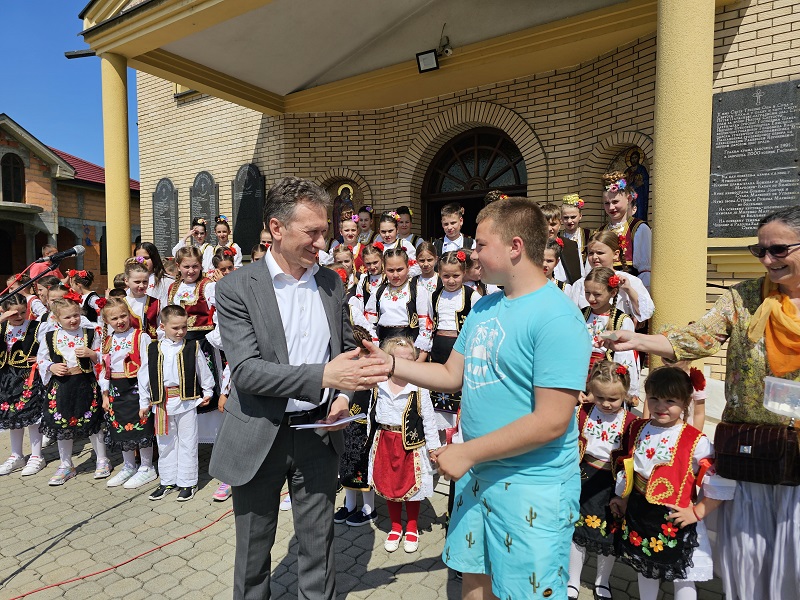 Pashalno večernje u ugljevičkom hramu: VASKRS SRCA "UŽARIO"